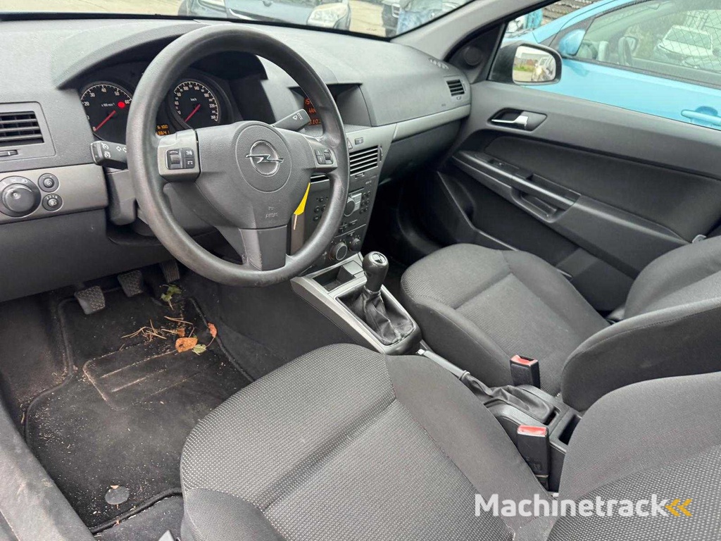 Opel  Astra Wagon  1.6 Essentia Airco 73-RJ-PN