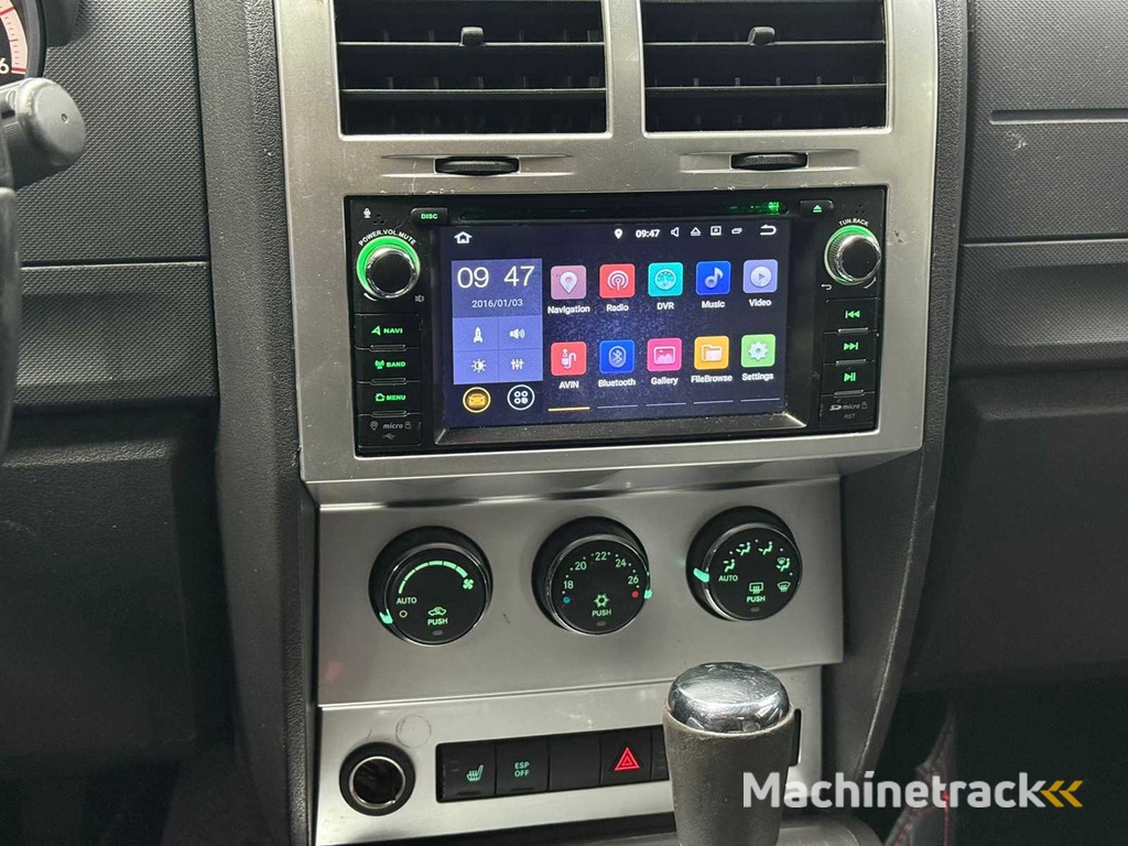 Dodge Nitro 2.8 CRD SXT Automaat, 37-VTP-1