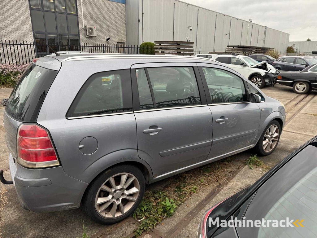 Opel  Zafira  1.8 Executive 7 Personen Clima  16-LSR-2
