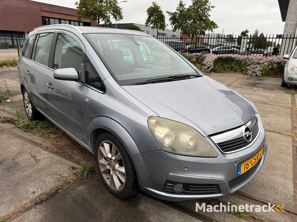 Opel  Zafira  1.8 Executive 7 Personen Clima  16-LSR-2