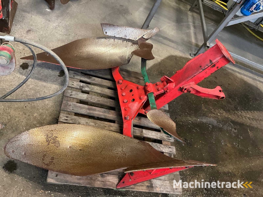 Kverneland Model. L 3/4-schaar Wentelploeg