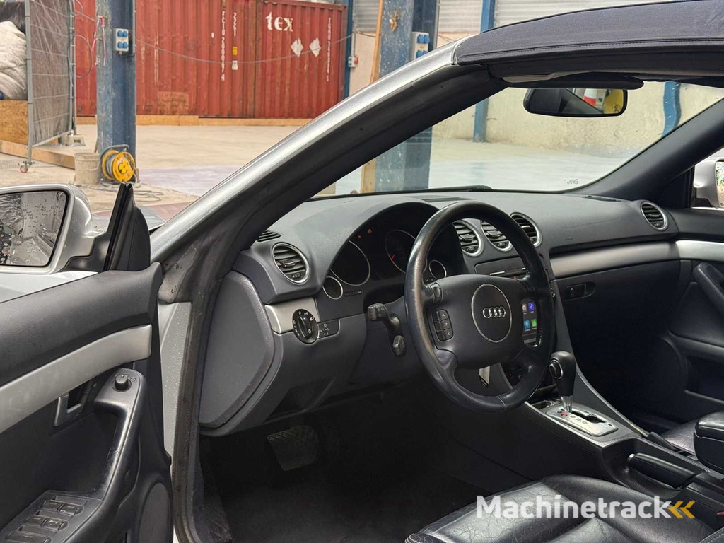 Audi A4 Cabriolet 2.4 V6 Exclusive Automaat, 58-JR-RB