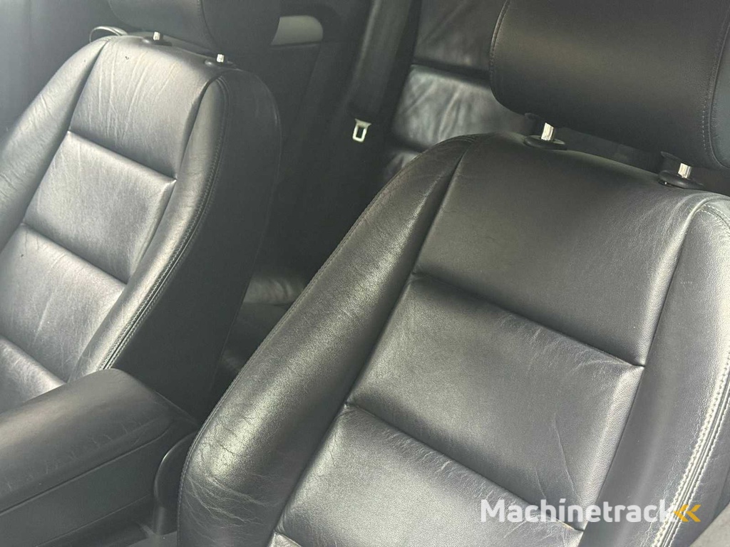 Audi A4 Cabriolet 2.4 V6 Exclusive Automaat, 58-JR-RB