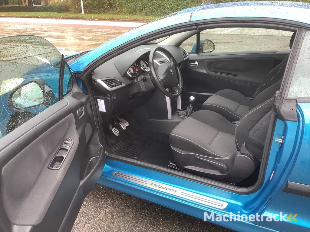 2007 Peugeot 207 CC 1.6 VTi Première - Personenauto