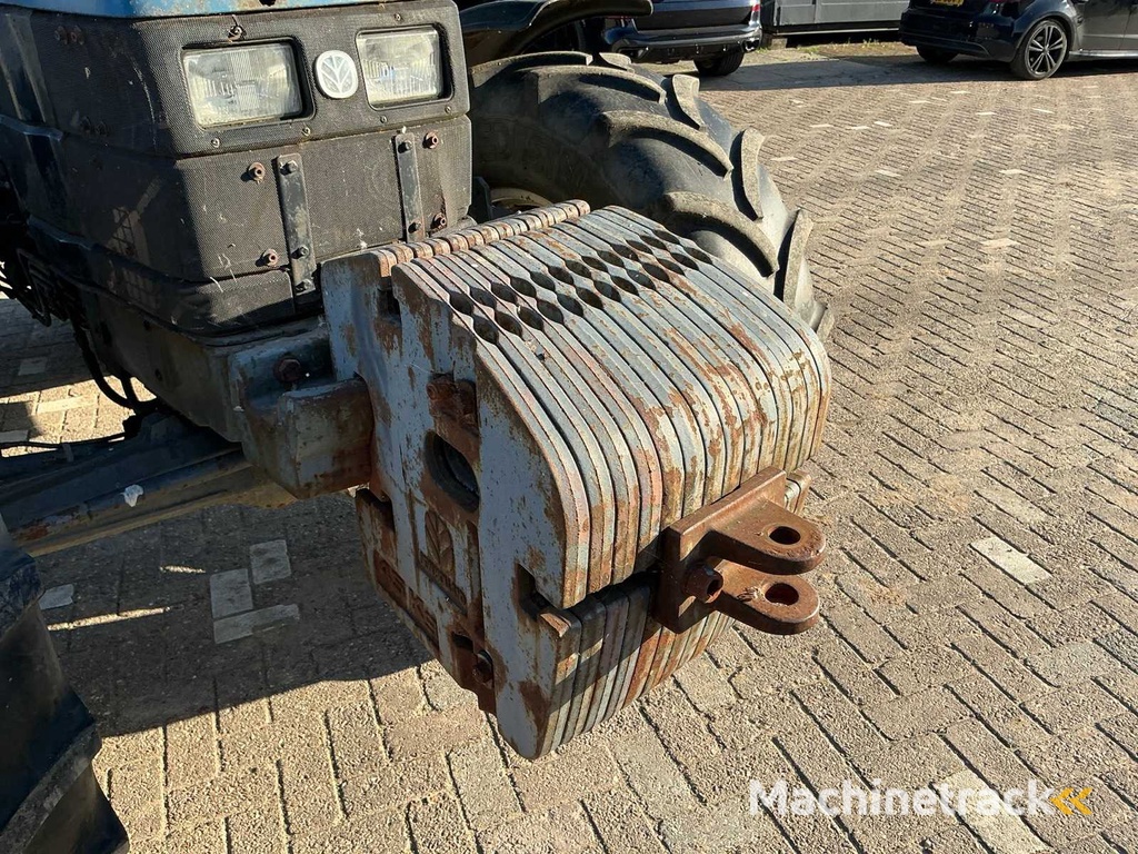 1999 New holland TS110 Vierwielaangedreven landbouwtractor