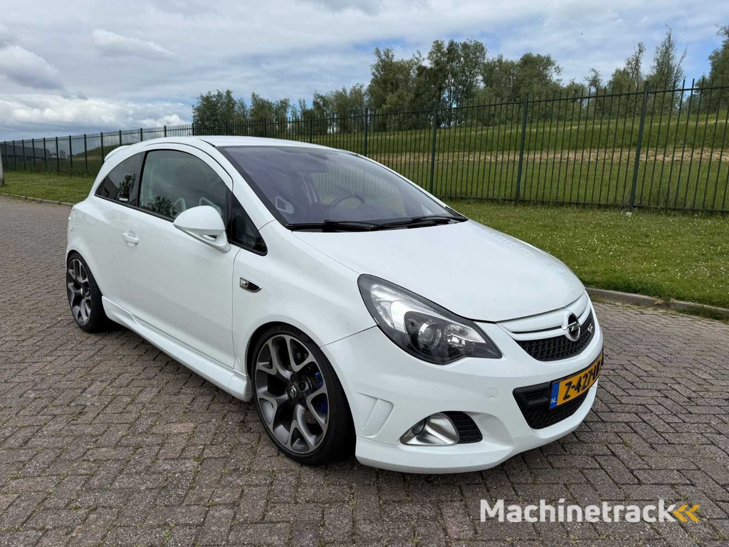 Opel Corsa 1.6 16V Turbo OPC, Z-427-LB
