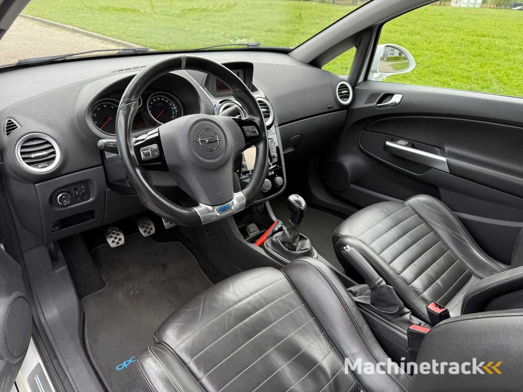 Opel Corsa 1.6 16V Turbo OPC, Z-427-LB