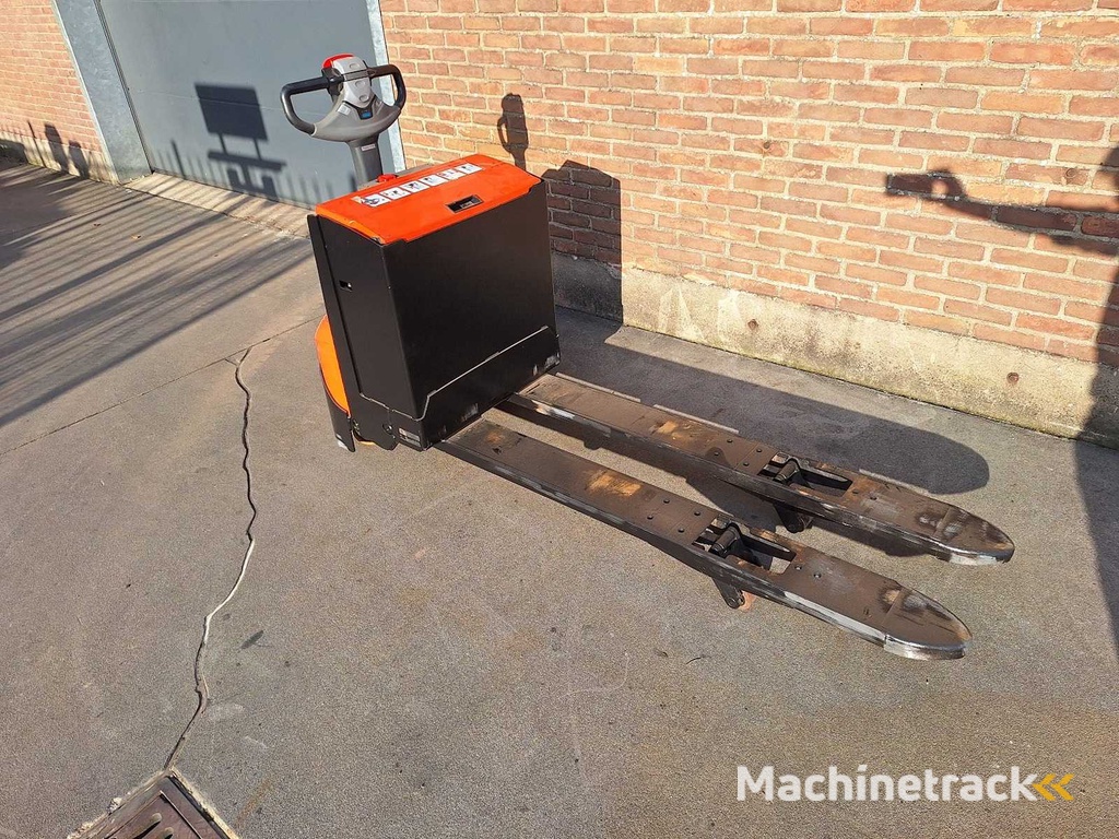 BT - 2015 - LWE 200 - Stapelaar