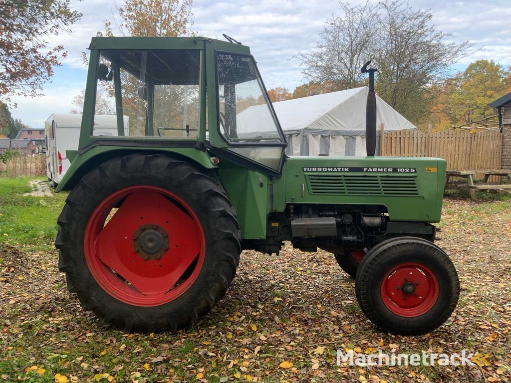 Fendt 135S Farmer 102S  Turbomatik Tweewielaangedreven landbouwtractor