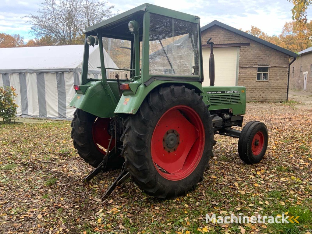 Fendt 135S Farmer 102S  Turbomatik Tweewielaangedreven landbouwtractor
