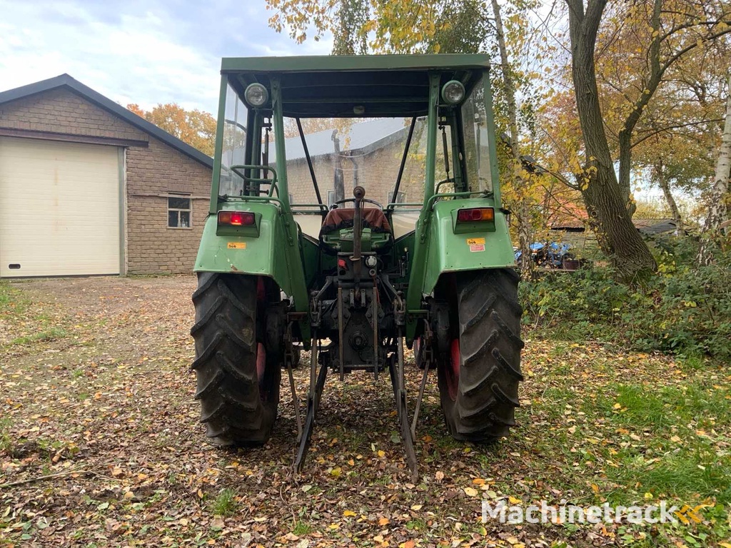 Fendt 135S Farmer 102S  Turbomatik Tweewielaangedreven landbouwtractor