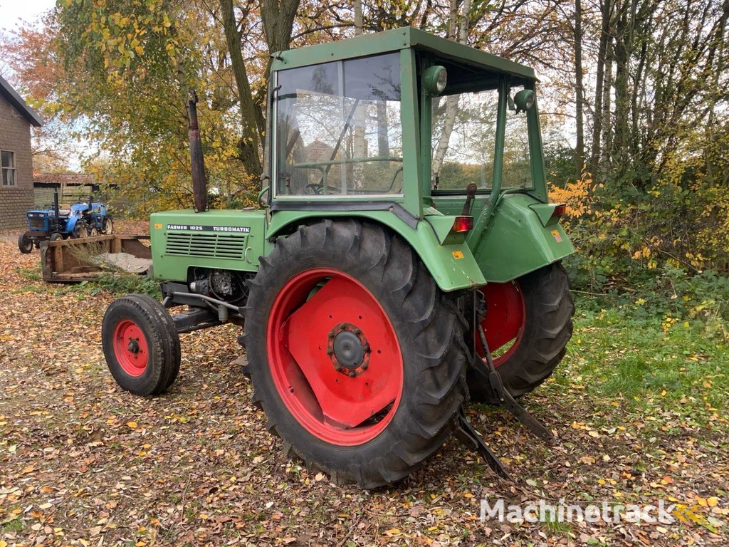 Fendt 135S Farmer 102S  Turbomatik Tweewielaangedreven landbouwtractor