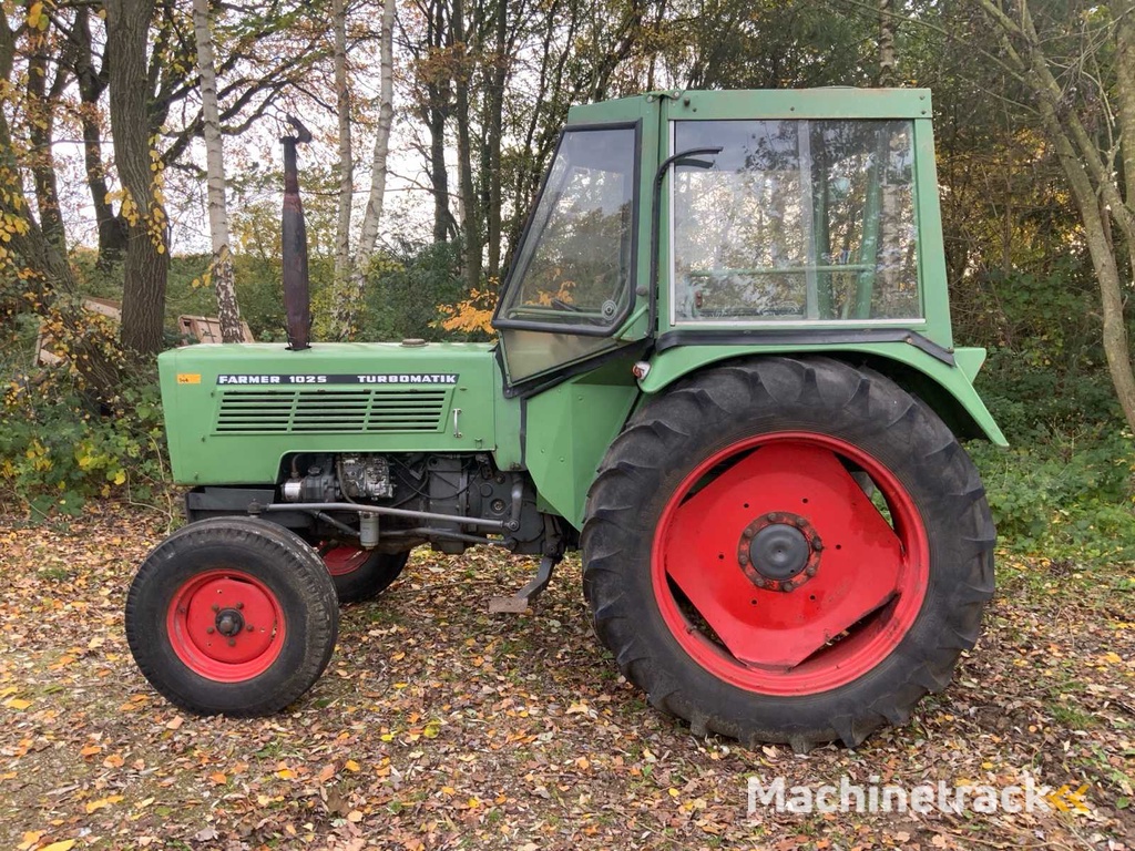 Fendt 135S Farmer 102S  Turbomatik Tweewielaangedreven landbouwtractor