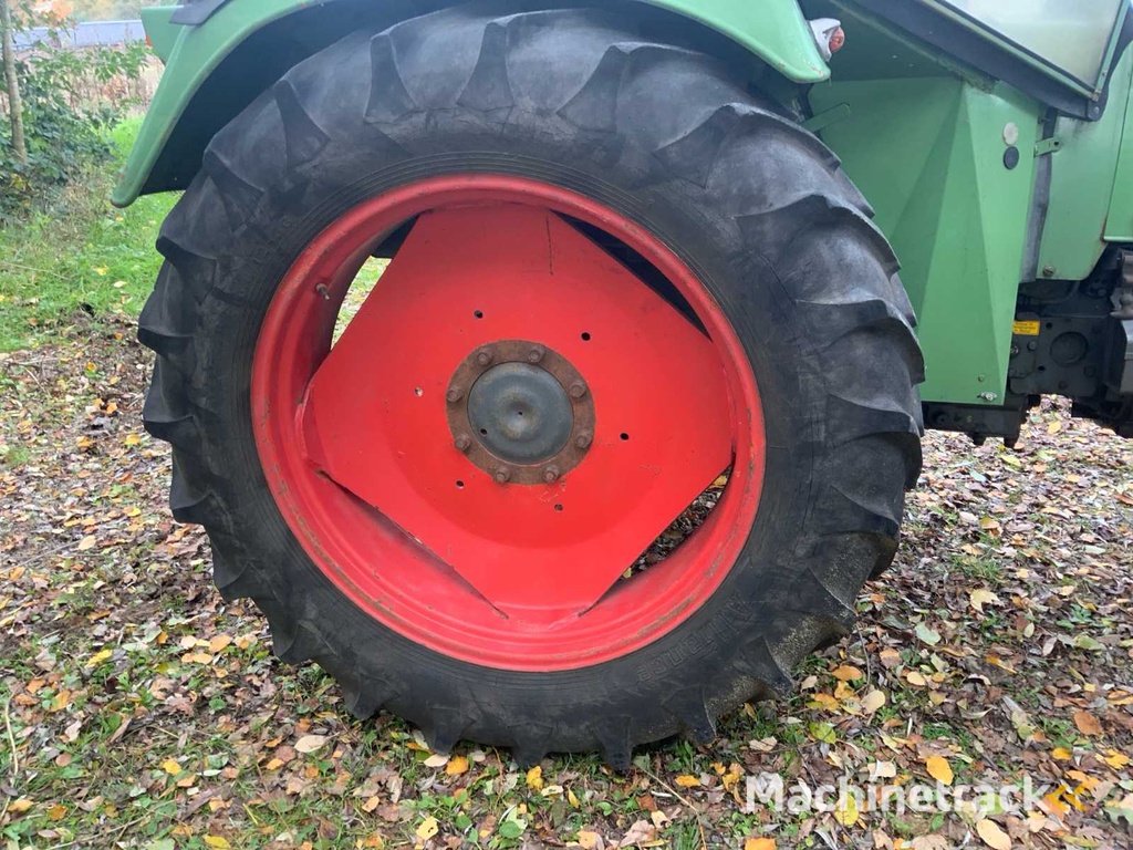 Fendt 135S Farmer 102S  Turbomatik Tweewielaangedreven landbouwtractor