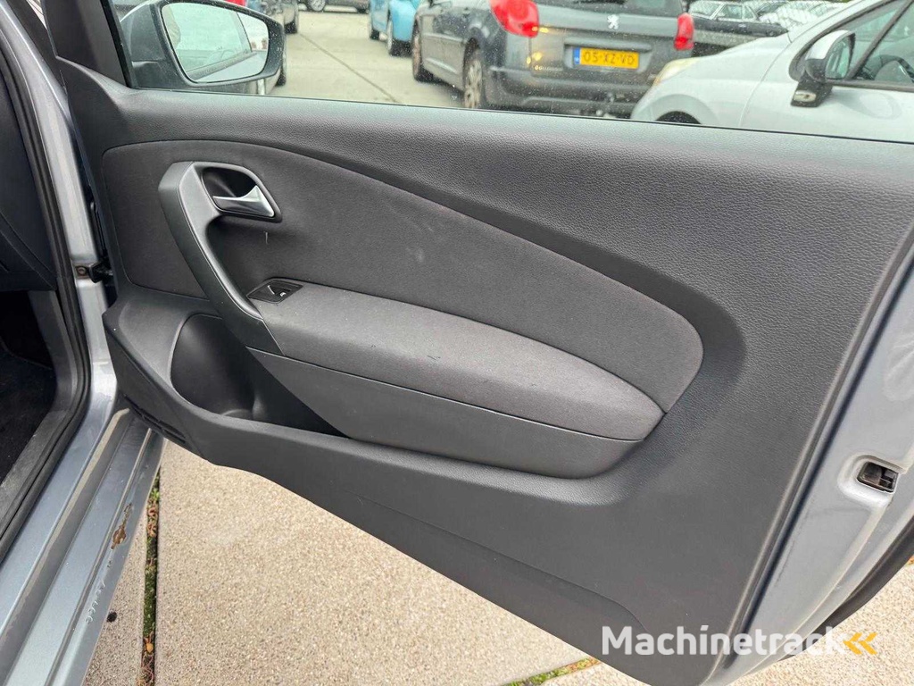 Volkswagen  Polo  1.2-12V Clima Trendline R-265-JK