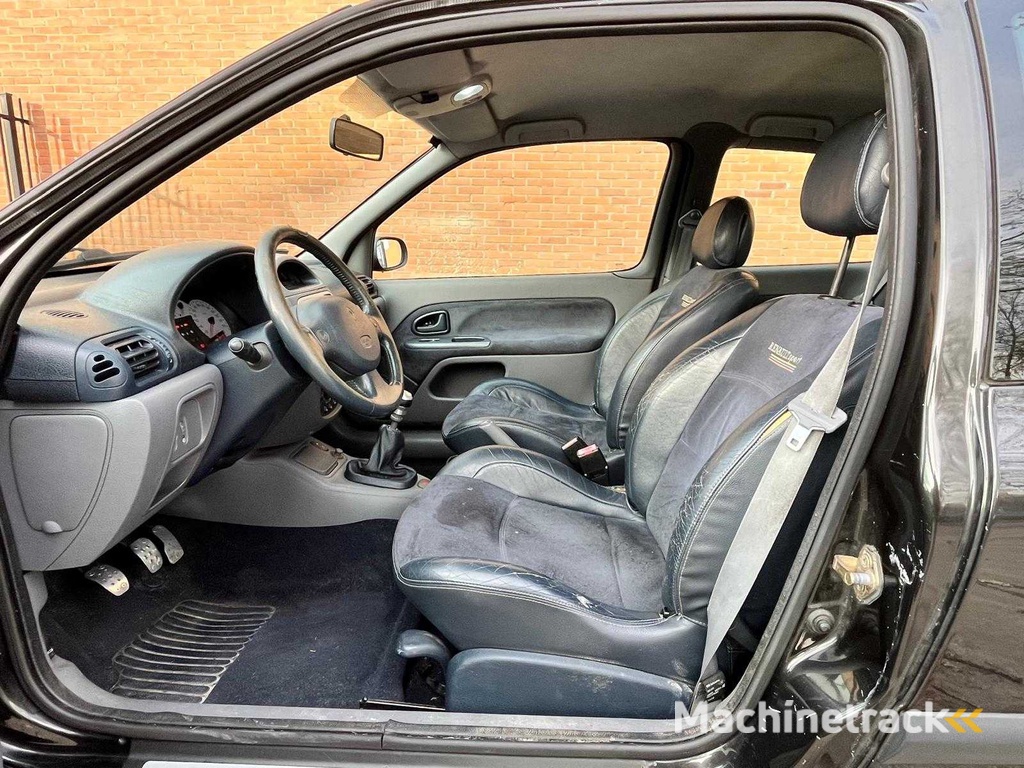 Renault Clio 2.0-16V RS, 76-GF-SX