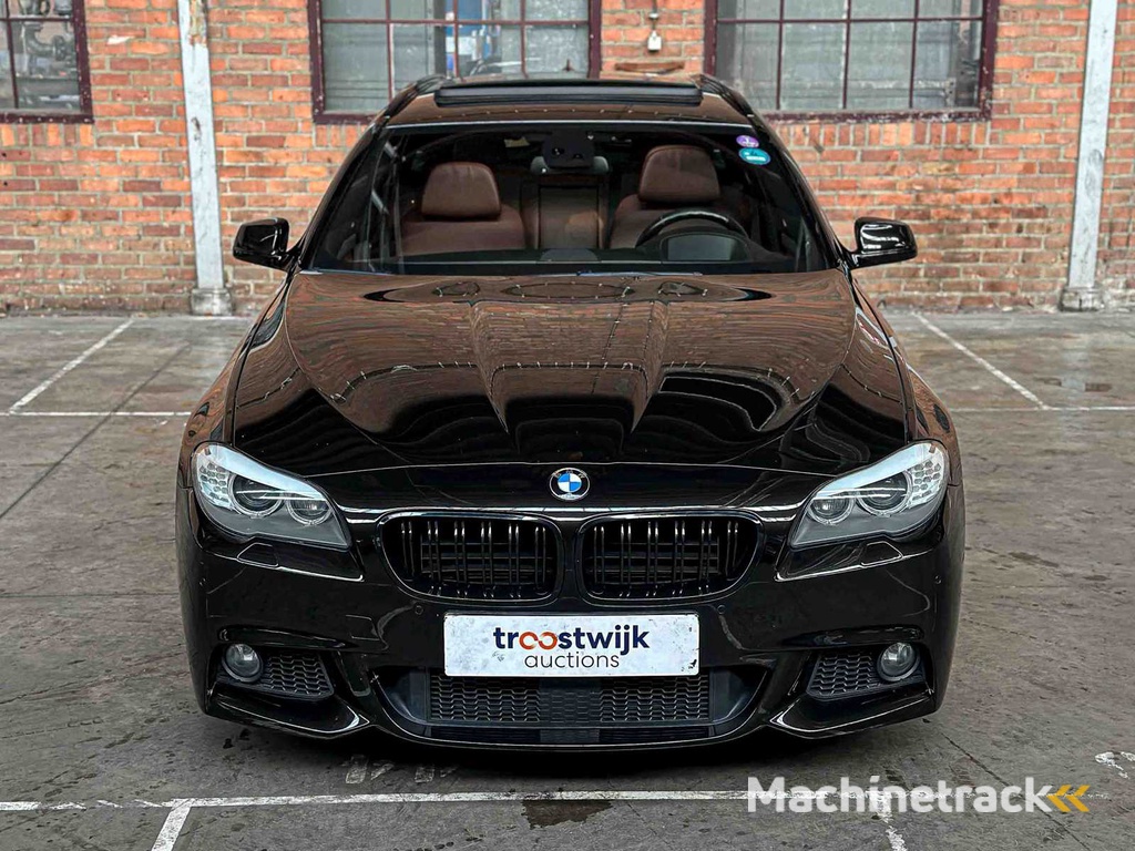 BMW 550i 4.4 V8 High Executive M-Sport F11 408pk 2011 5-serie Touring, HP-259-J
