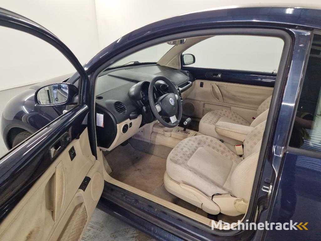 Volkswagen New Beetle 2.0 Highline, 31-ZP-FJ