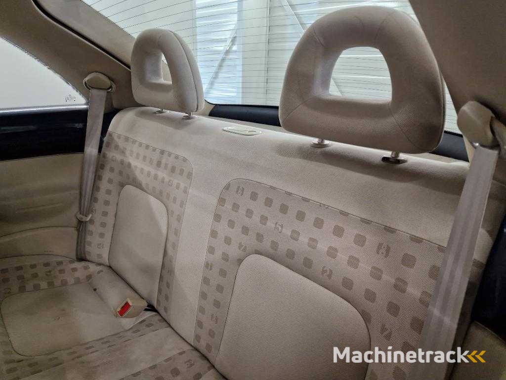 Volkswagen New Beetle 2.0 Highline, 31-ZP-FJ