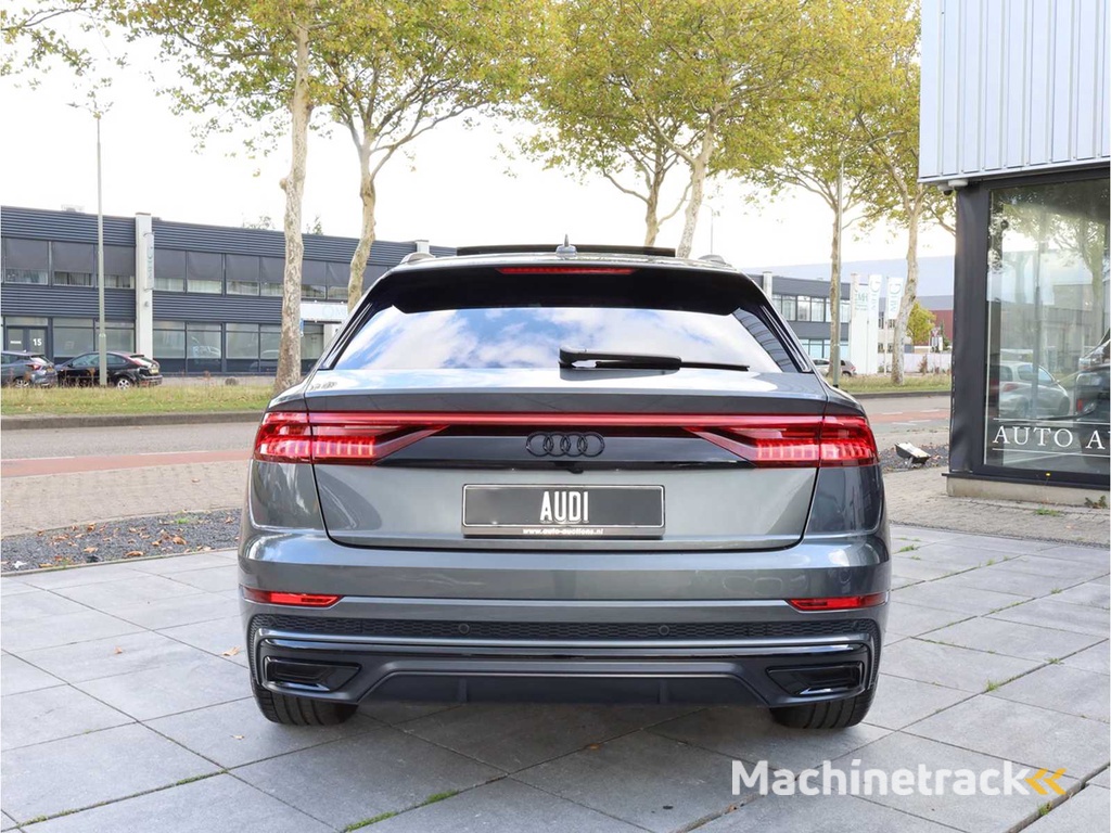 Audi Q8 55 TFSI e Quattro S-Line Automaat 380PK 2023