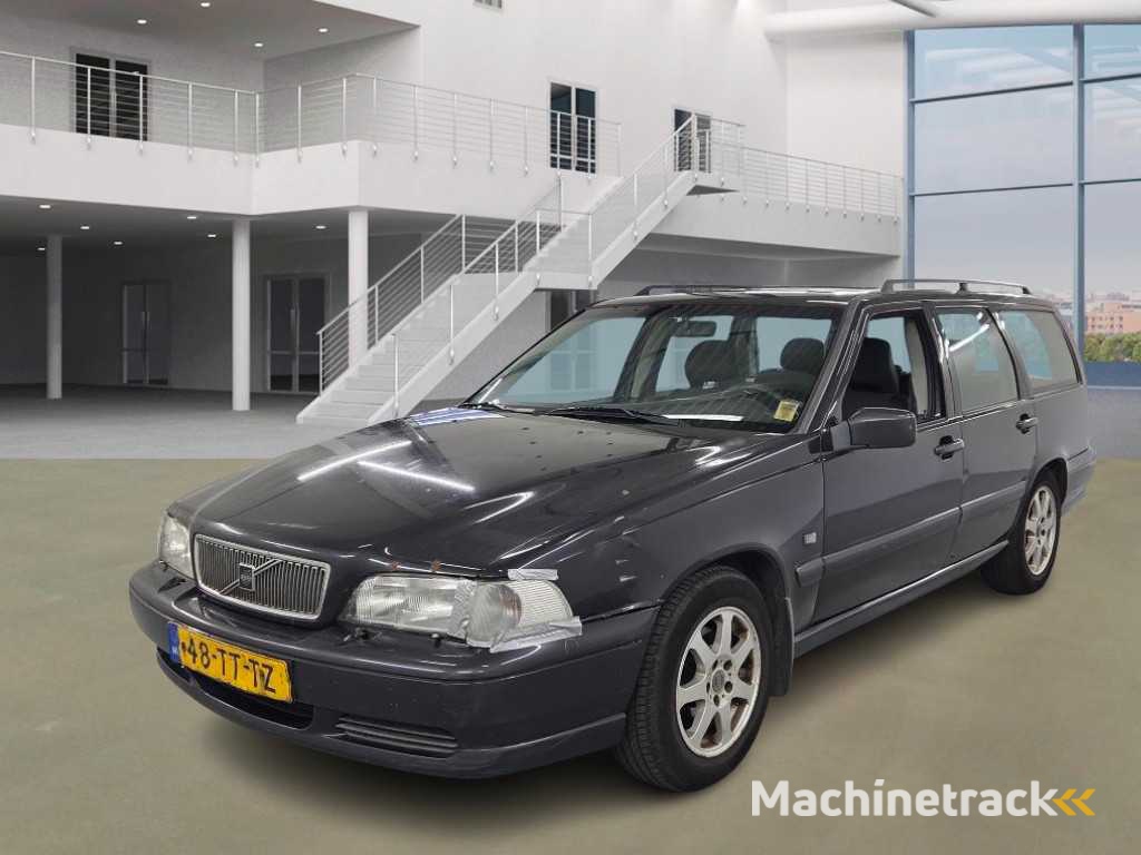 Volvo V70 2.5-20V Exclusive, 48TTTZ