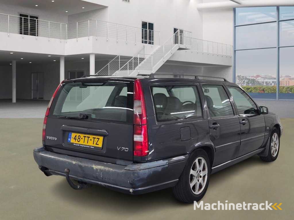 Volvo V70 2.5-20V Exclusive, 48TTTZ