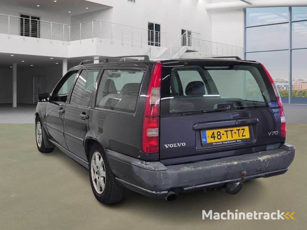 Volvo V70 2.5-20V Exclusive, 48TTTZ