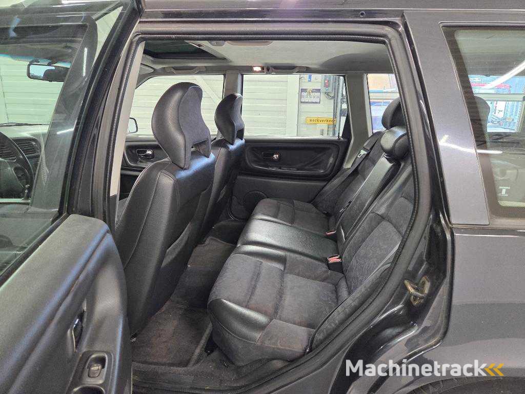 Volvo V70 2.5-20V Exclusive, 48TTTZ