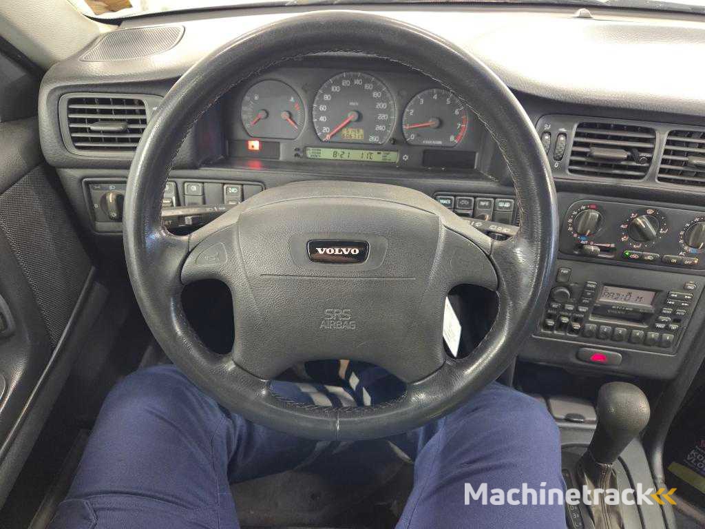 Volvo V70 2.5-20V Exclusive, 48TTTZ