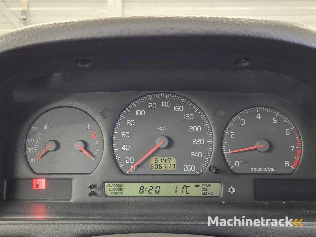 Volvo V70 2.5-20V Exclusive, 48TTTZ