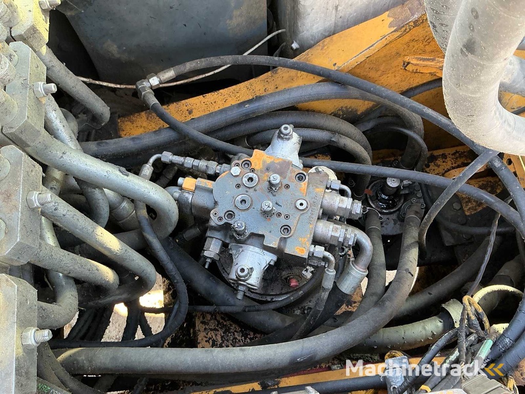 Liebherr - 924 - Rupsgraafmachine - 2008