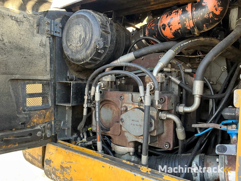 Liebherr - 924 - Rupsgraafmachine - 2008