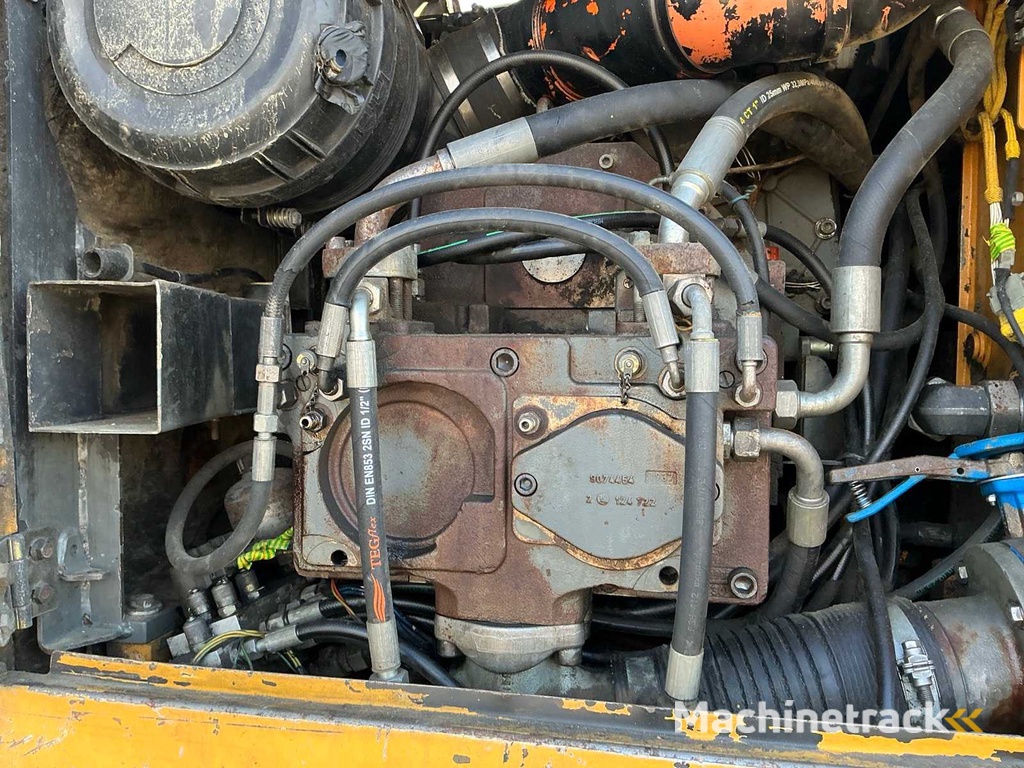 Liebherr - 924 - Rupsgraafmachine - 2008