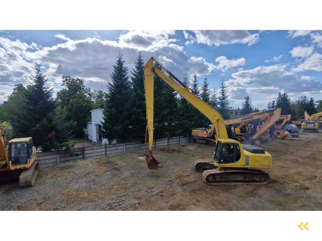2002 Komatsu PC 210 LC rupsgraafmachine met groot bereik