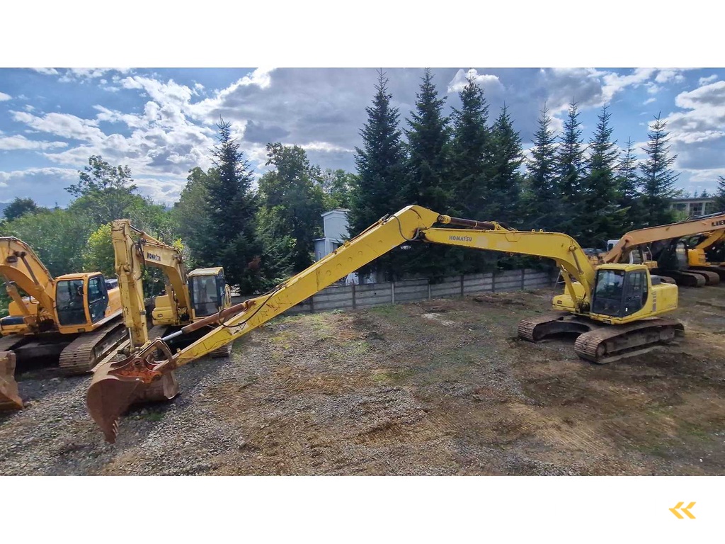 2002 Komatsu PC 210 LC rupsgraafmachine met groot bereik