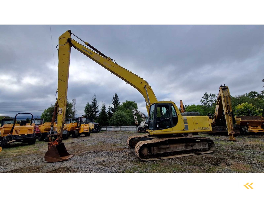 2002 Komatsu PC 210 LC rupsgraafmachine met groot bereik