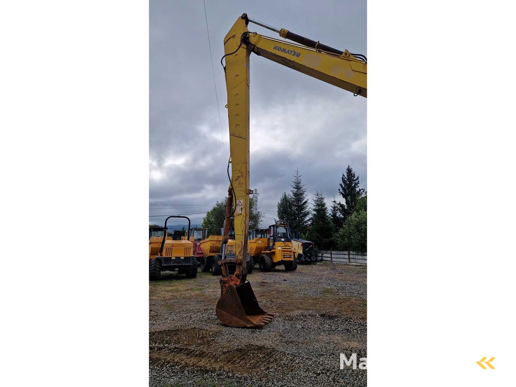 2002 Komatsu PC 210 LC rupsgraafmachine met groot bereik