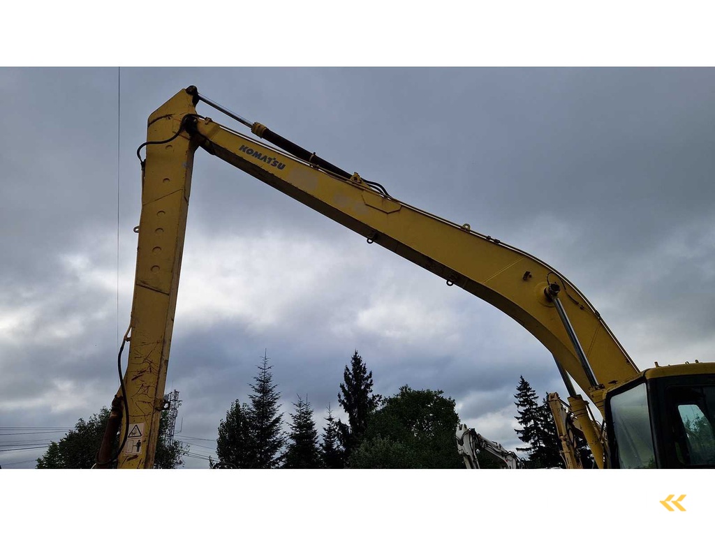 2002 Komatsu PC 210 LC rupsgraafmachine met groot bereik