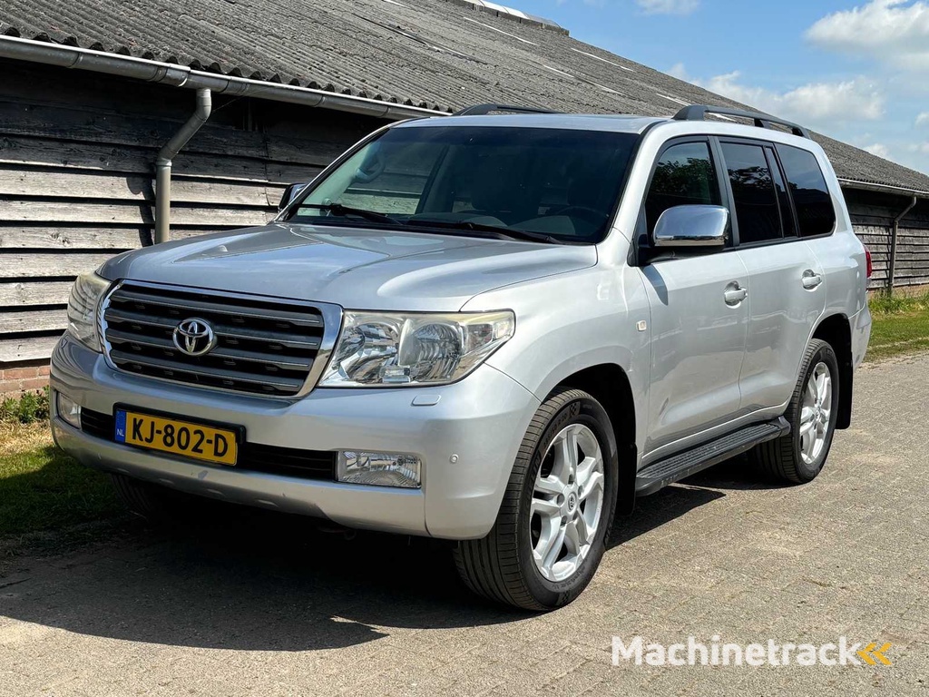 Toyota - Land Cruiser V8 - 4.5 D-4D V8 Exec. 7p. - PKW - 2012