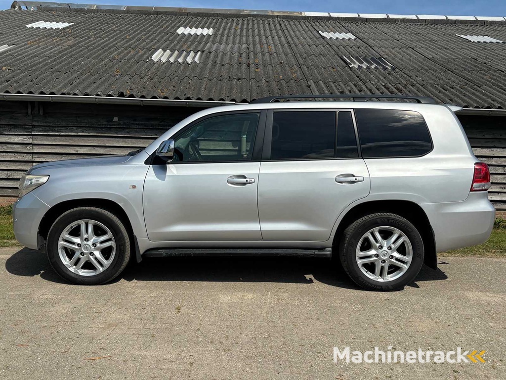 Toyota - Land Cruiser V8 - 4.5 D-4D V8 Exec. 7p. - PKW - 2012