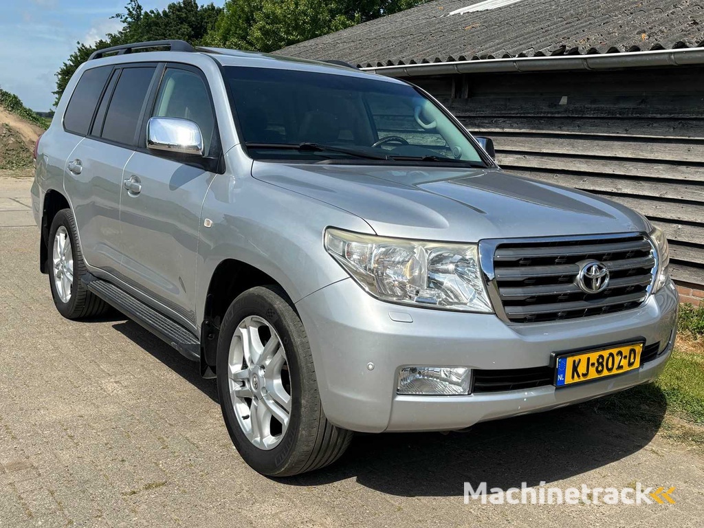 Toyota - Land Cruiser V8 - 4.5 D-4D V8 Exec. 7p. - PKW - 2012