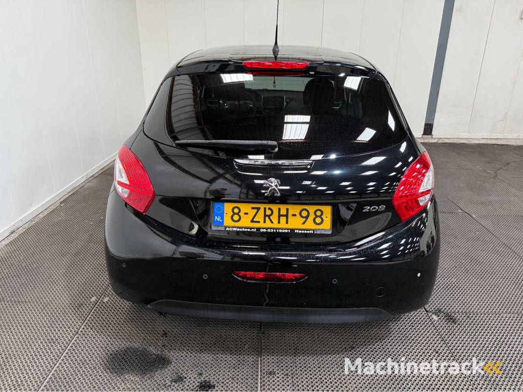 Peugeot - 208 - Personenauto - 2015