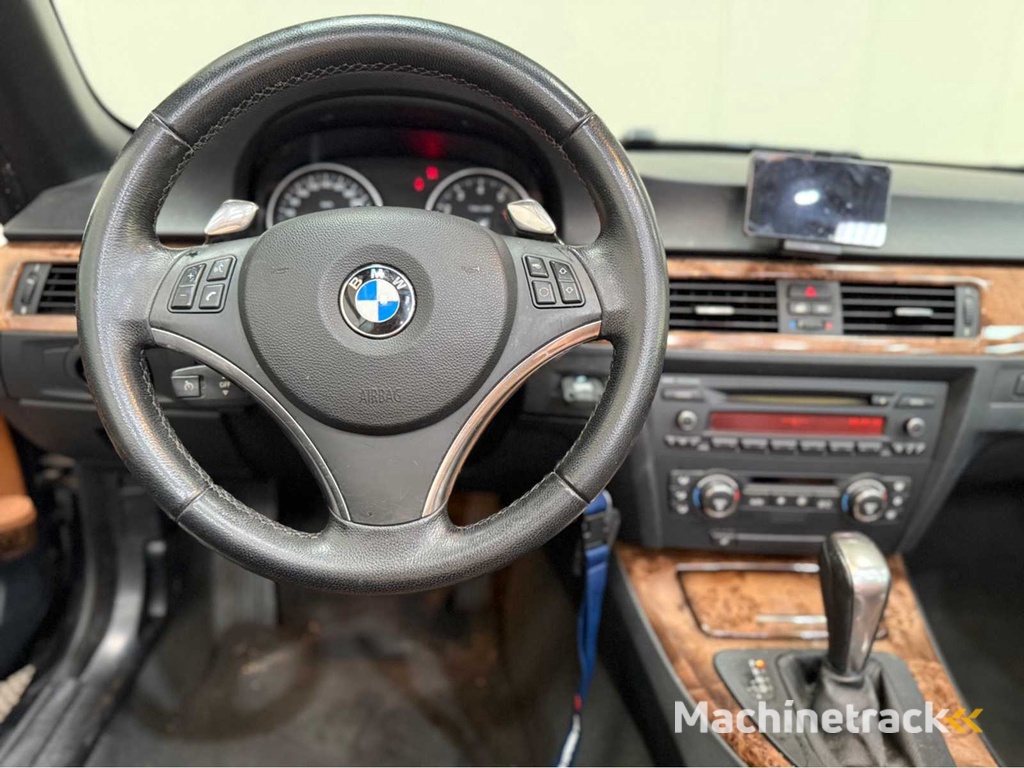BMW -  335i Cabrio - Personenauto - 2007
