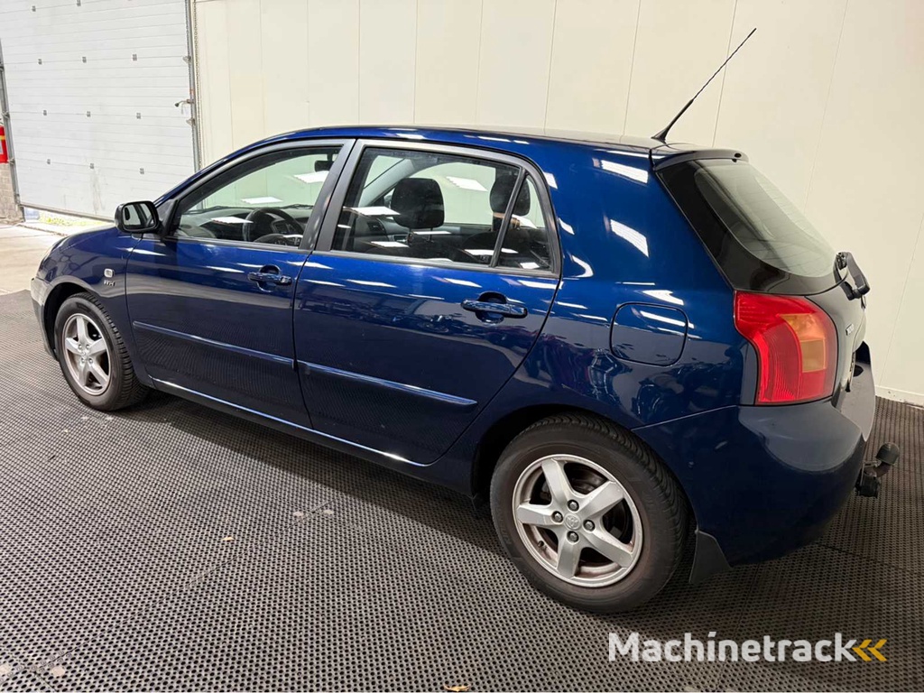 Toyota - Corolla - Personenauto - 2004