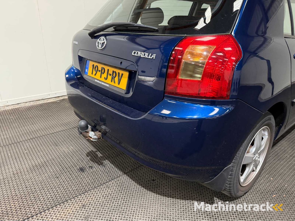 Toyota - Corolla - Personenauto - 2004