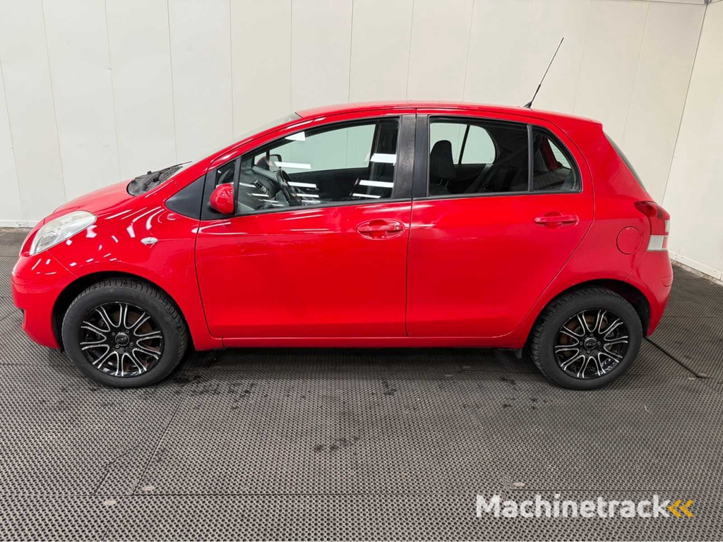 Toyota - Daihatsu - Charade - Personenauto - 2011