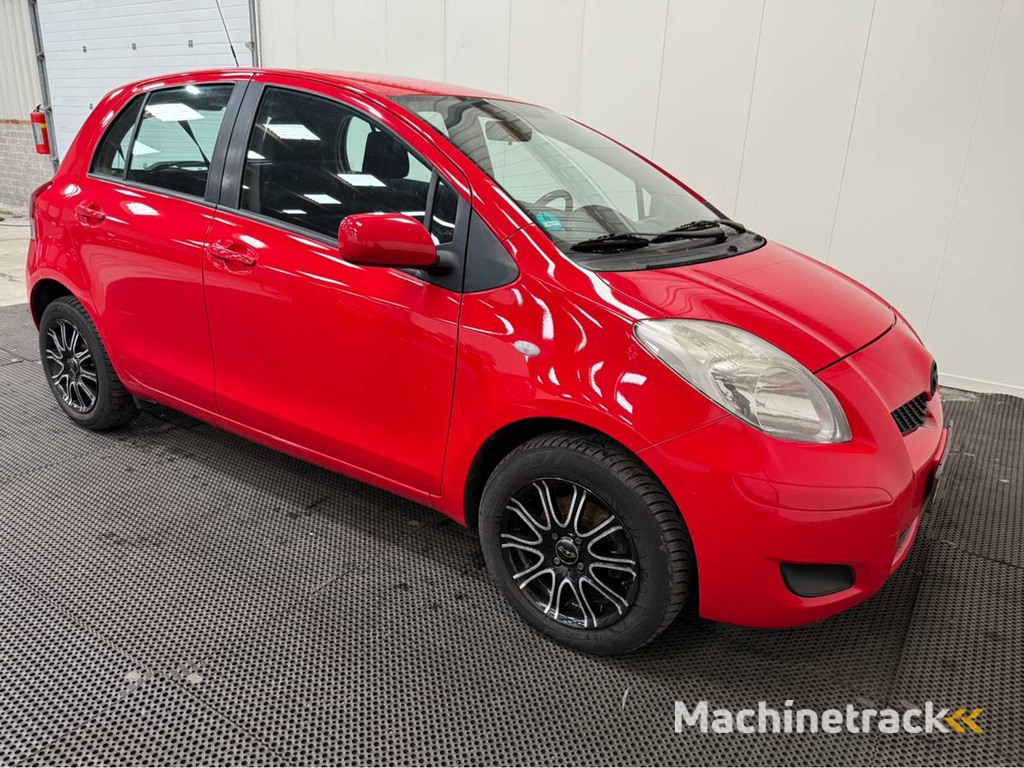 Toyota - Daihatsu - Charade - Personenauto - 2011