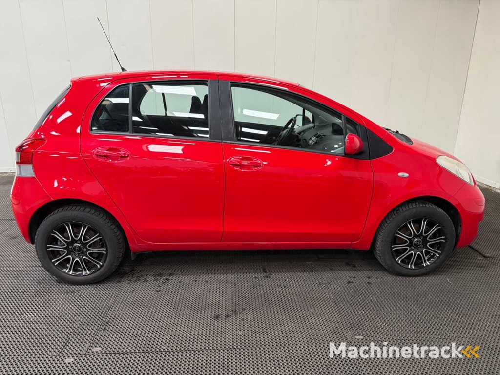 Toyota - Daihatsu - Charade - Personenauto - 2011