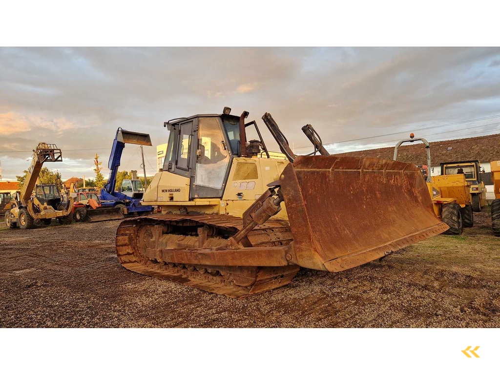 NEW HOLLAND Bulldozer