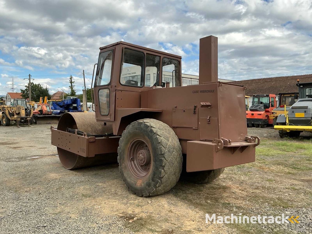 CASE - VIBROMAX 1102 - Bodemverdichter - 1995